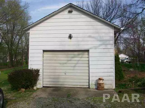 615 W Maple, Canton, IL 61520 photo 13