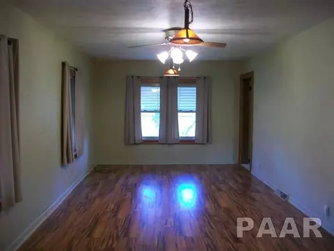 615 W Maple, Canton, IL 61520 photo 11