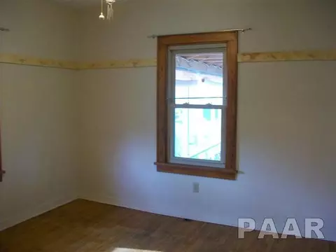 615 W Maple, Canton, IL 61520 photo 10