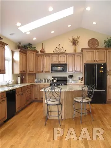 408 Cottingham Ln, Metamora, IL 61548 photo 7