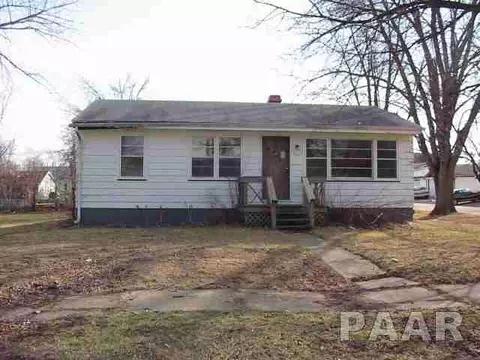 806 E Maple, Canton, IL 61520 photo 1