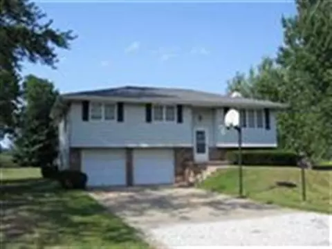 7611 W Sportsman Dr, Mapleton, IL 61547 photo 1