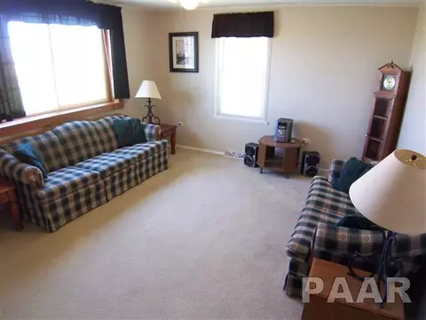15726 N Centerville Rd, Edelstein, IL 61526 photo 3