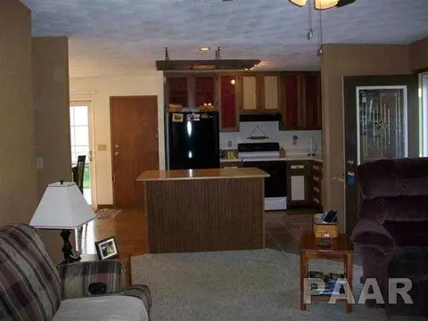 1430 E Locust, Canton, IL 61520 photo 5