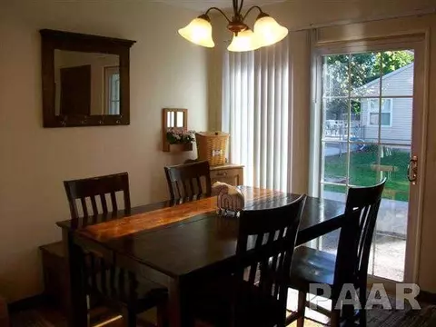 1430 E Locust, Canton, IL 61520 photo 7