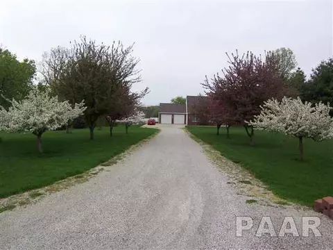 4027 S Walnut Point Dr, Mapleton, IL 61547 photo 2