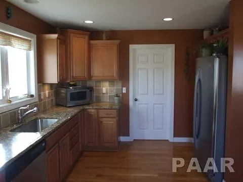 398 Claytons Way, Metamora, IL 61548 photo 6
