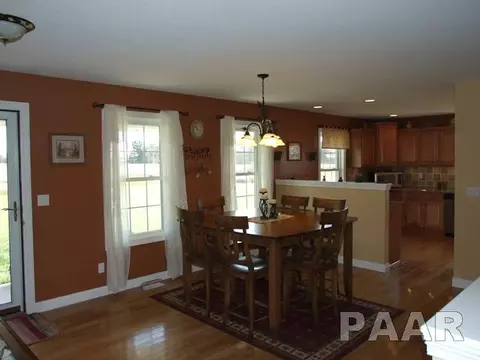 398 Claytons Way, Metamora, IL 61548 photo 4