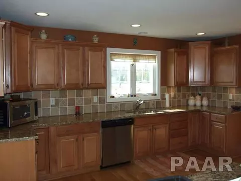 398 Claytons Way, Metamora, IL 61548 photo 5