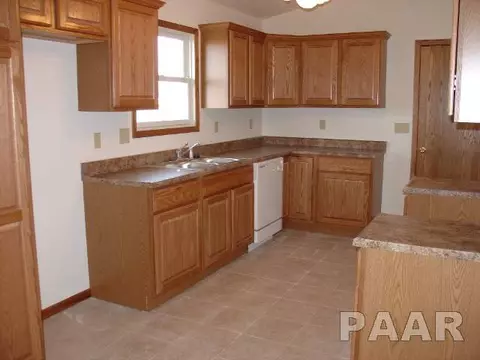 2104 Lexi Dr, Eureka, IL 61530 photo 6