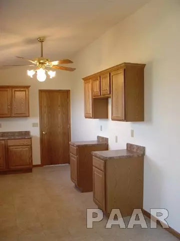 2104 Lexi Dr, Eureka, IL 61530 photo 5