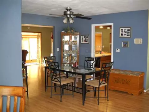 1102 Impala, Henry, IL 61537 photo 3