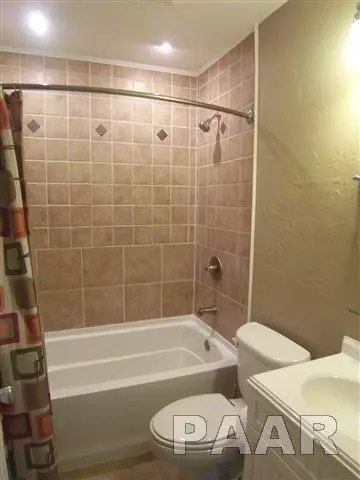 1 Colonial Ct, Washington, IL 61571 photo 7