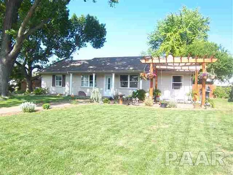 1 Colonial Ct, Washington, IL 61571 photo 1