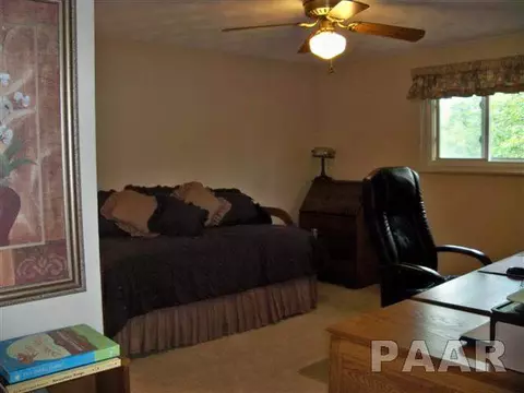 1057 Emerson St, Morton, IL 61550 photo 9
