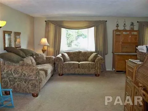 1057 Emerson St, Morton, IL 61550 photo 3