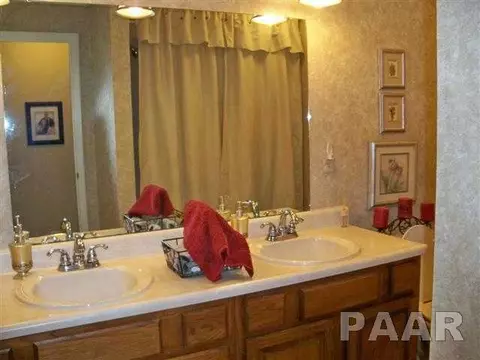 1057 Emerson St, Morton, IL 61550 photo 11