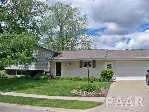 1057 Emerson St, Morton, IL 61550 photo 1