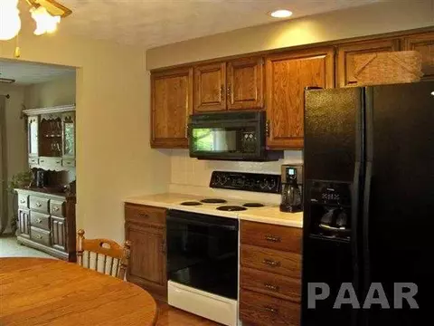 1057 Emerson St, Morton, IL 61550 photo 6