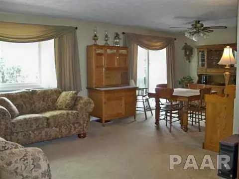 1057 Emerson St, Morton, IL 61550 photo 4