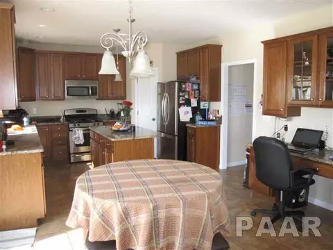 11613 N Dunmore Dr, Dunlap, IL 61525 photo 4