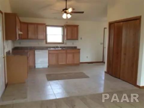 2106 Lexi Dr, Eureka, IL 61530 photo 4