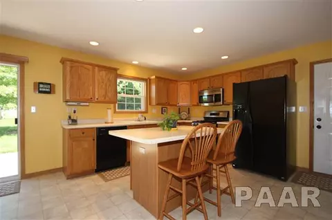 311 Pinecrest Dr, Germantown Hills, IL 61548 photo 6