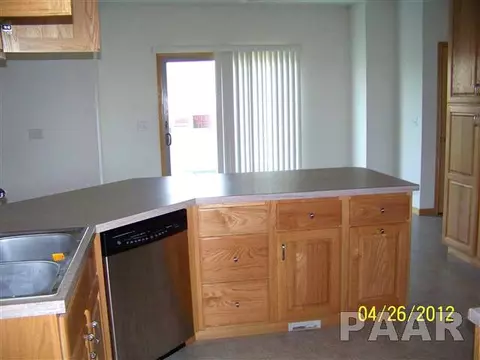 3500 E Cedar Point Dr, Chillicothe, IL 61523 photo 4