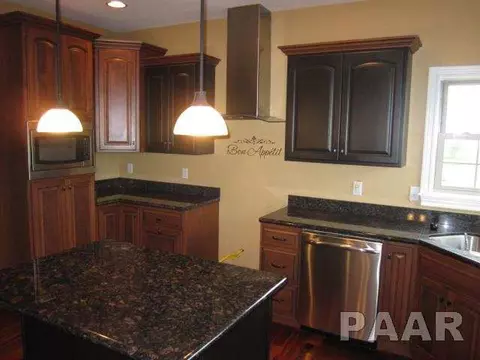 801 Stonebridge, Metamora, IL 61548 photo 5