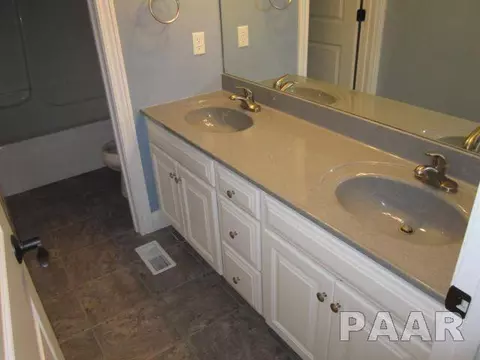 801 Stonebridge, Metamora, IL 61548 photo 11