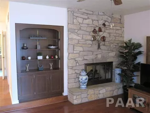 219 Elgin Ave, Washington, IL 61571 photo 4