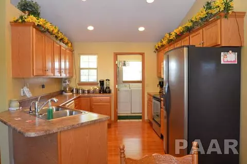 403 Bittersweet, Germantown Hills, IL 61548 photo 5