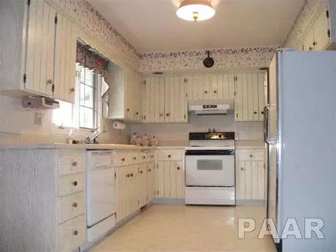 835 E Forestwood, Morton, IL 61550 photo 2