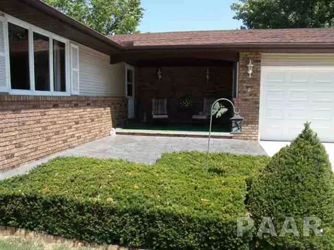 1005 E Polk St, Morton, IL 61550 photo 2