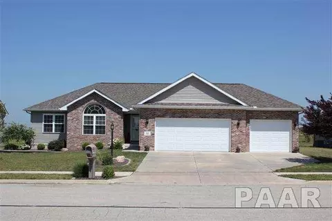 832 Stonebridge Dr, Metamora, IL 61548 photo 1