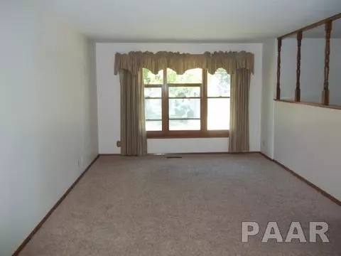 314 Pearson, Eureka, IL 61530 photo 2