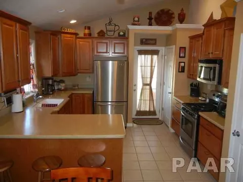 411 Westminster, Germantown Hills, IL 61548 photo 6