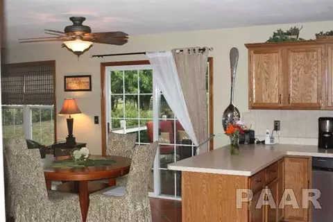 5 Holborn Ct, Washington, IL 61571 photo 3