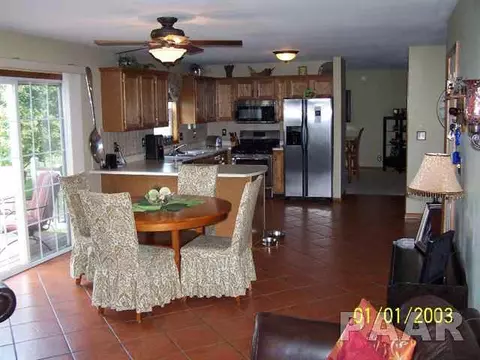 5 Holborn Ct, Washington, IL 61571 photo 2