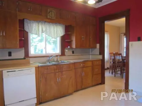 314 Parkside Dr, Washburn, IL 61570 photo 2