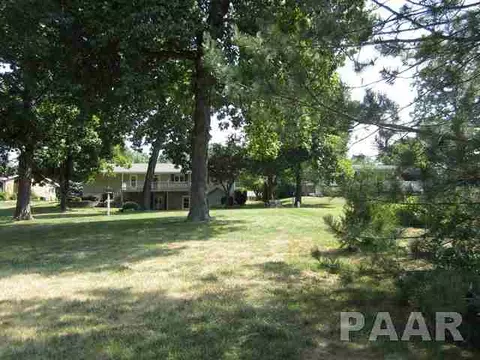 720 S Hilldale, Eureka, IL 61530 photo 2