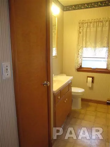 1003 W Front St, Roanoke, IL 61561 photo 6