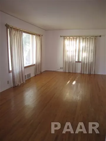 1003 W Front St, Roanoke, IL 61561 photo 3