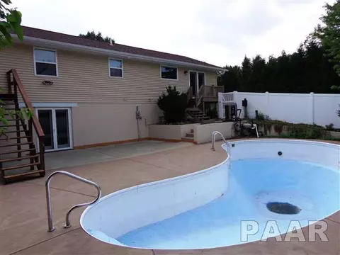 333 Arbor Vitae Dr, Metamora, IL 61548 photo 3
