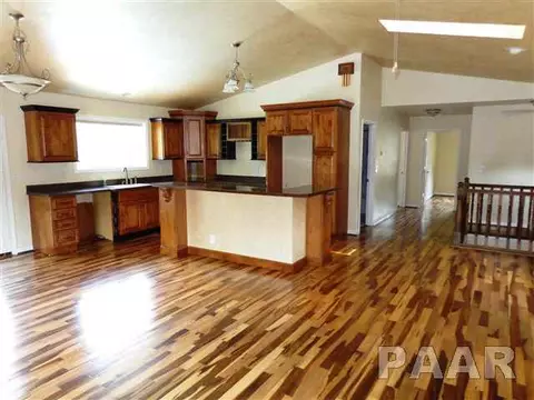 333 Arbor Vitae Dr, Metamora, IL 61548 photo 8