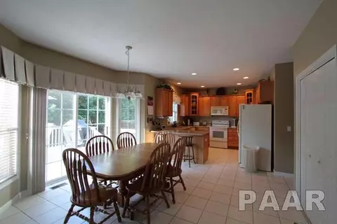 2411 W Murphy, Dunlap, IL 61525 photo 5