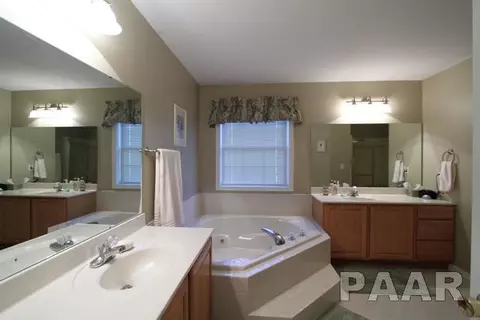 2411 W Murphy, Dunlap, IL 61525 photo 10