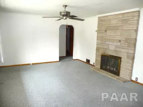 4502 S Silvis Rd, Bartonville, IL 61607 photo 2