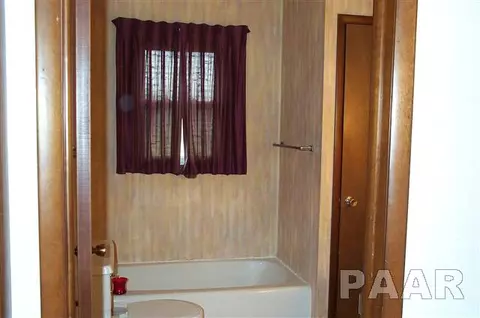 122 Pieper, Delavan, IL 61734 photo 6