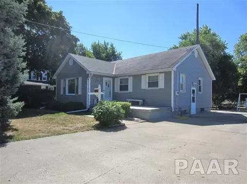408 E 6th St, Delavan, IL 61734 photo 1